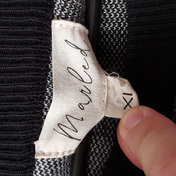 Marled long sleeve black/white checkered sweater xl - Picture 5 of 13